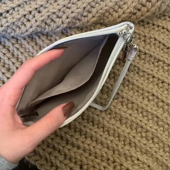 Vintage coach wristlet wallet - Picture 3 of 4